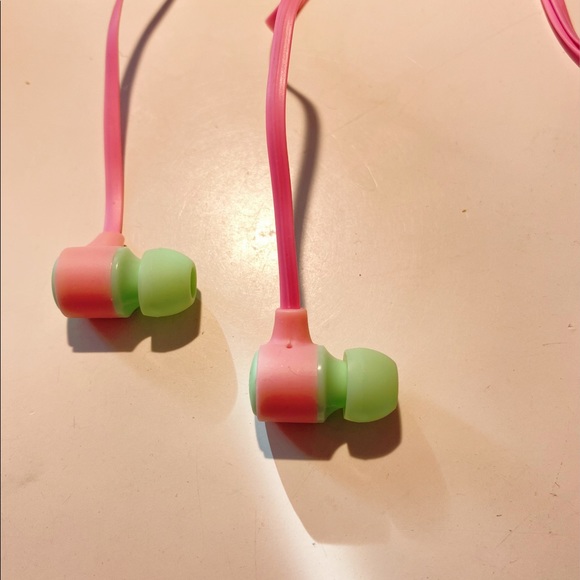 NEW Earbuds w/ Macaron Case - Picture 3 of 4